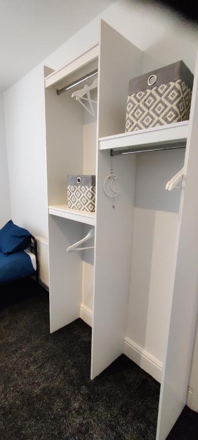 Media Manor - Fully Refurbished In 2022 - Large 6 Bedrooms, 3 Bathrooms Plus Media Games Room 블랙풀 외부 사진