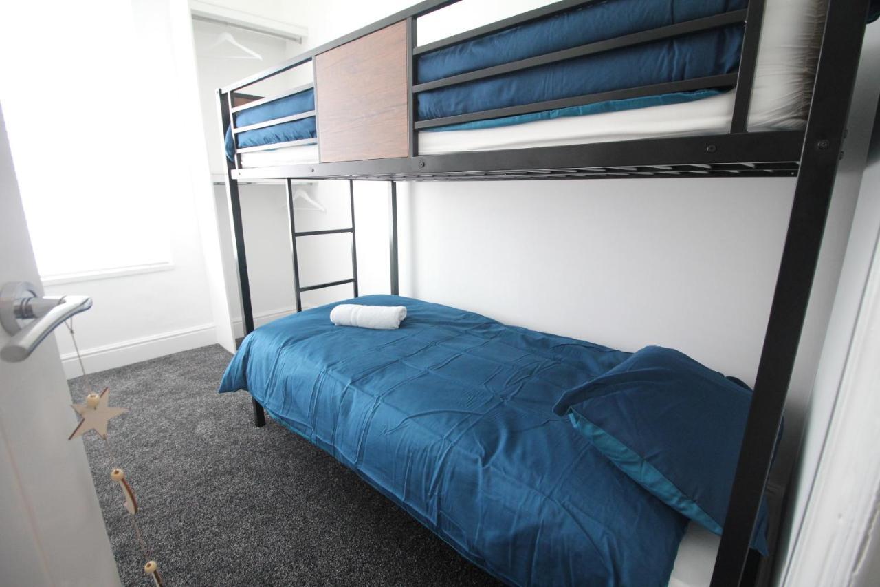 Media Manor - Fully Refurbished In 2022 - Large 6 Bedrooms, 3 Bathrooms Plus Media Games Room 블랙풀 외부 사진