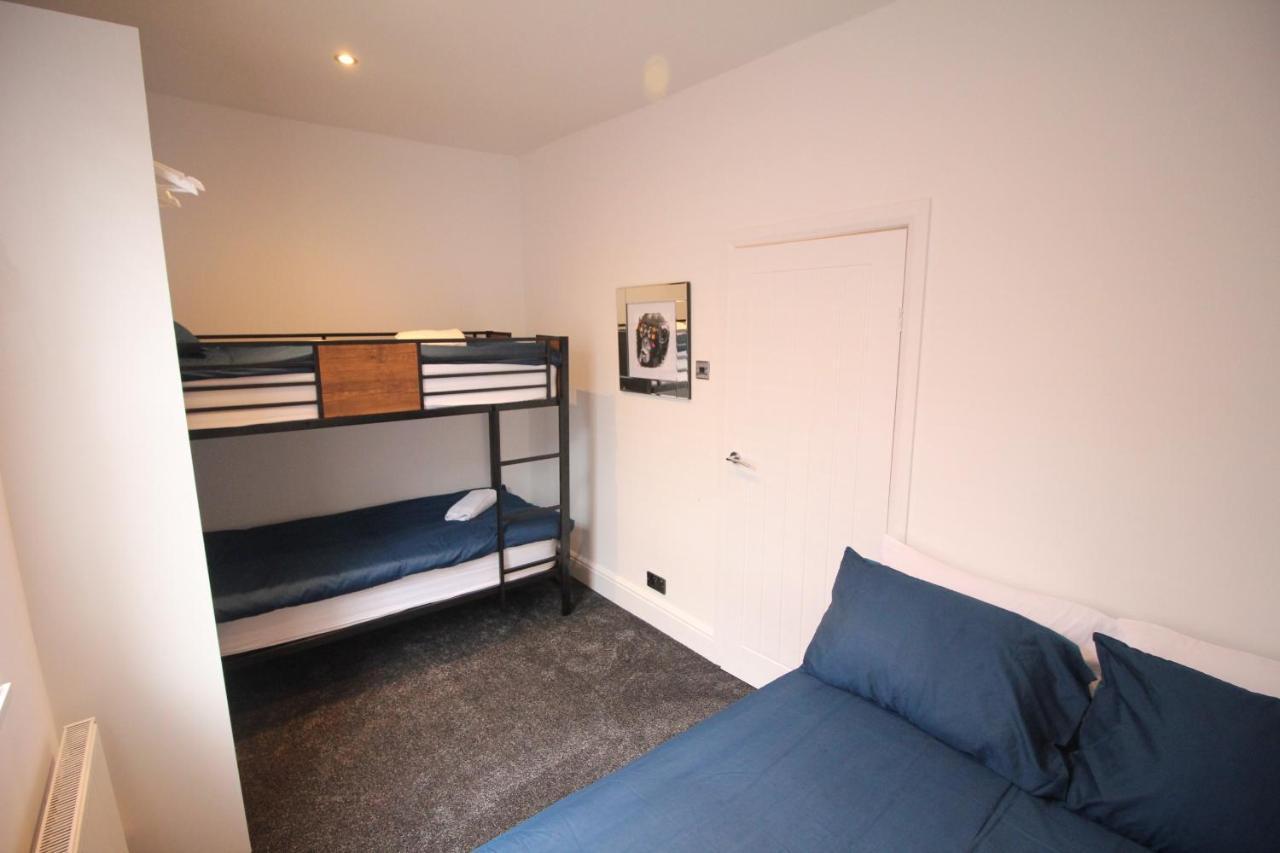 Media Manor - Fully Refurbished In 2022 - Large 6 Bedrooms, 3 Bathrooms Plus Media Games Room 블랙풀 외부 사진