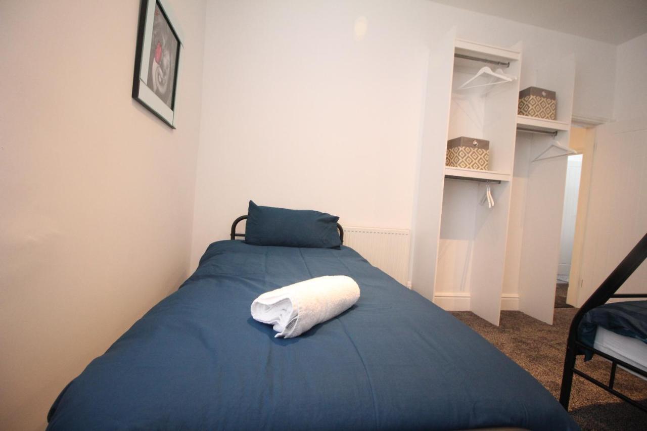 Media Manor - Fully Refurbished In 2022 - Large 6 Bedrooms, 3 Bathrooms Plus Media Games Room 블랙풀 외부 사진
