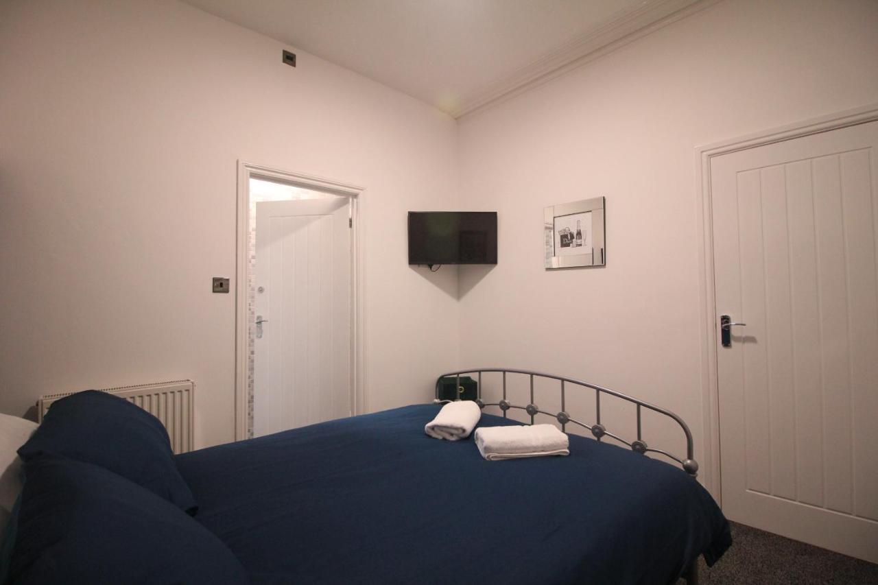 Media Manor - Fully Refurbished In 2022 - Large 6 Bedrooms, 3 Bathrooms Plus Media Games Room 블랙풀 외부 사진